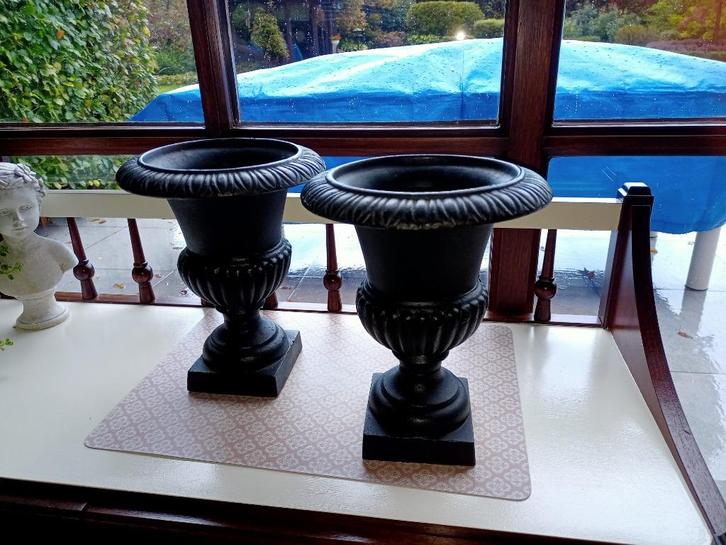 BLOEMPOT, Tuin en Terras, Bloembakken en Plantenbakken, Zo goed als nieuw, Metaal, Binnen, Balkon, Tuin, Minder dan 30 cm, Minder dan 60 cm