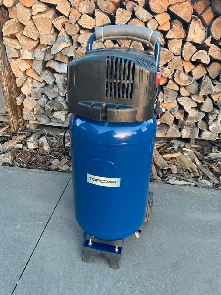 Compressor 50 lieter tank in zeer goede staat., Doe-het-zelf en Bouw, Compressors, Zo goed als nieuw, Ophalen