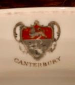 4  zwaar porseleinen borden  uit Canterbury, Huis en Inrichting, Ophalen of Verzenden, Zo goed als nieuw, Bord(en), Wedgwood