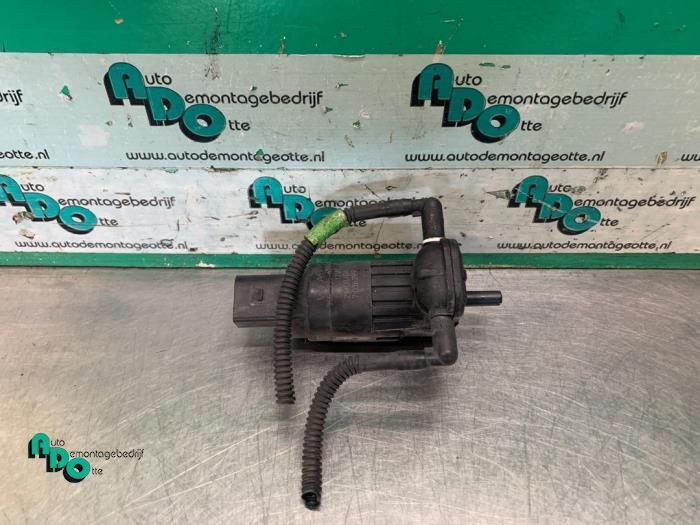 Ruitensproeierpomp voor van een Audi A3 (A3 03-), Auto-onderdelen, Ruiten en Toebehoren, Audi, Gebruikt, 3 maanden garantie, Ophalen of Verzenden