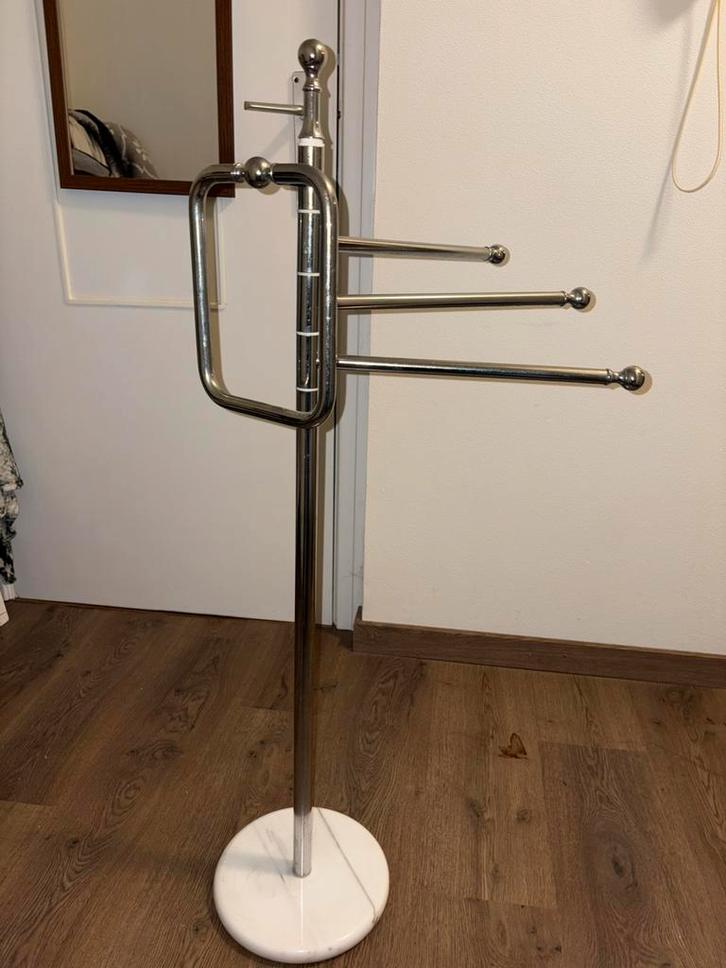 Vintage handdoekhouder/valet stand marmeren voet chroom, Huis en Inrichting, Woonaccessoires | Kapstokken, Zo goed als nieuw, Ophalen