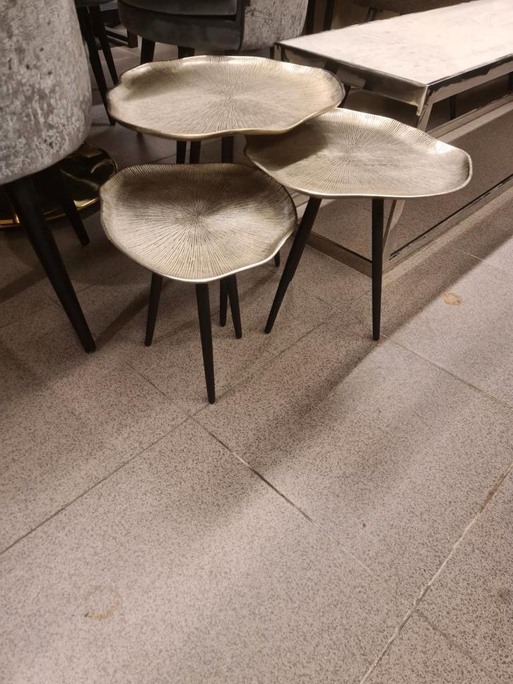 Set de 3 tables basses Volenta New Richmond 175€ set 3x, Maison & Meubles, Tables | Tables de salon, Neuf, 50 à 75 cm, Moins de 50 cm