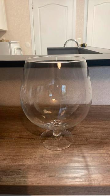 Decoratieve glazen beschikbaar voor biedingen