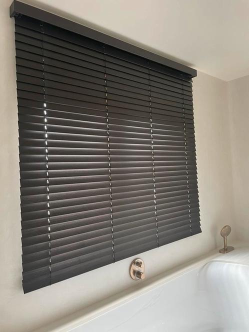2 Elektrische lamellen, Huis en Inrichting, Stoffering | Gordijnen en Lamellen, Nieuw, 100 tot 150 cm, 100 tot 150 cm, Bruin, Ophalen of Verzenden