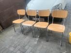 4 stoelen, Ophalen