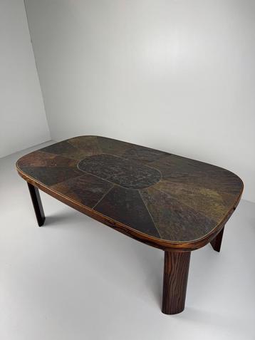 Large Slate & Wood Coffee Table beschikbaar voor biedingen