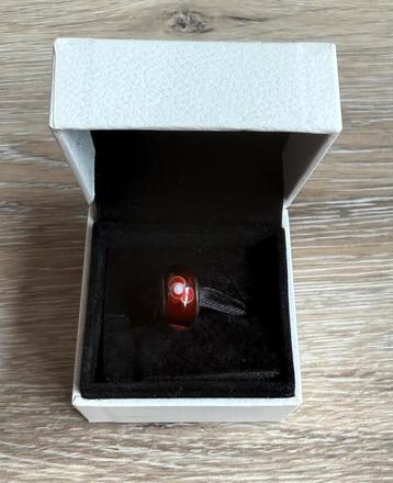 Belle Pandora murano rouge avec des fleurs, 1 bracelet à breloques, Pandora, Comme neuf, Enlèvement