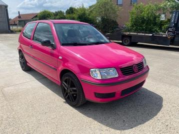 Roze VW Polo 1.4benz bj:2000 reeds gekeurd voor verkoop beschikbaar voor biedingen