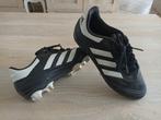 Chaussures de football Adidas, Sport en Fitness, Voetbal, Ophalen of Verzenden, Zo goed als nieuw, Schoenen