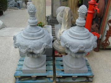 kolomkop, pilaster, blauwe steen, arduin. beschikbaar voor biedingen
