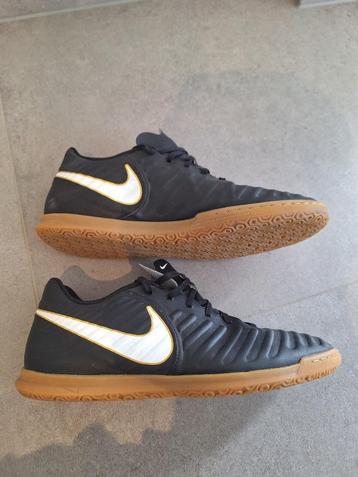 Zaalvoetbalschoenen Nike TiempoX beschikbaar voor biedingen
