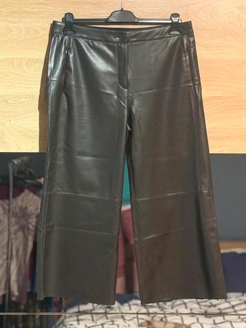 Bruine lederlook broek van Marc Cain (N 5/XL/42). beschikbaar voor biedingen