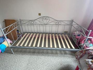 Prinsessenbed ( sofabed leen bakker ) beschikbaar voor biedingen