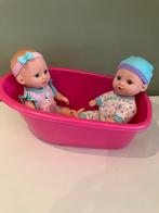 2 poupées de 27 cm (jumeaux) dans baignoire très bon état, Enfants & Bébés, Jouets | Poupées, Enlèvement ou Envoi