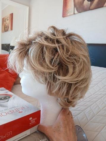 Ellen Wille "Daily " large in 'champagne rooted ' beschikbaar voor biedingen