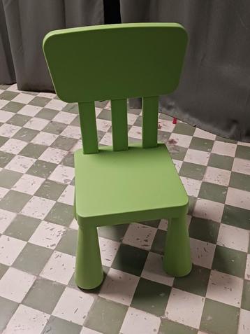 Kinderstoeletje beschikbaar voor biedingen