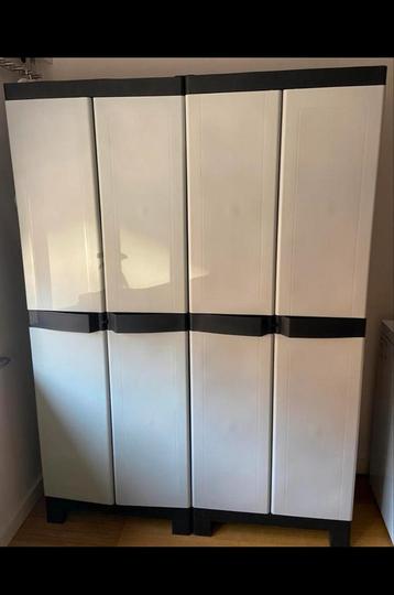 Armoire extérieure / Externe kast beschikbaar voor biedingen