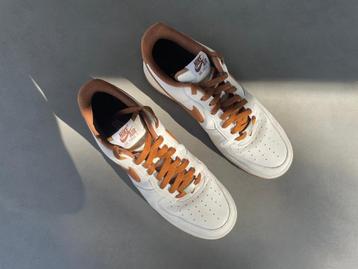 NIKE AIR FORCE 1 LOW WHITE PECAN beschikbaar voor biedingen