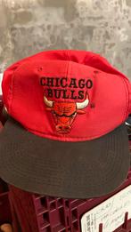 Chicago bulls cap rood zwart, Comme neuf, Enlèvement ou Envoi