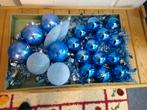 Blauwe kerstballen, Ophalen