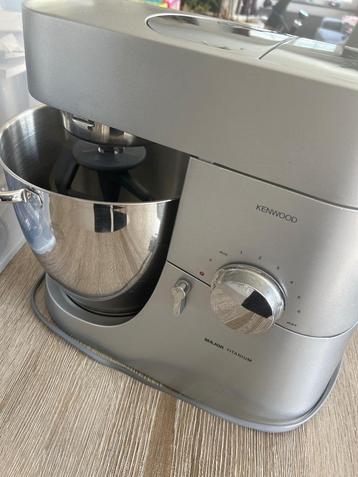 Keukenrobot Kenwood Major Titanium, Elektronische apparatuur, 4 liter of meer, Ophalen, Gebruikt, 3 snelheden of meer