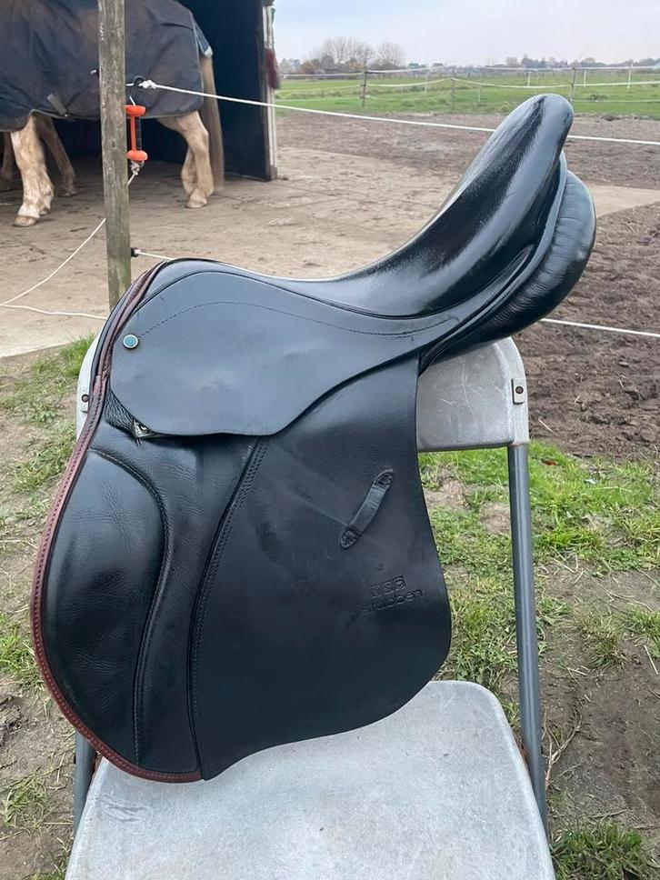 Stubben Juventus Springzadel, Dieren en Toebehoren, Paarden en Pony's | Zadels, Zo goed als nieuw, Springen, Ophalen