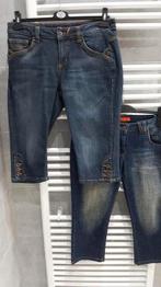 Jeans capri  femme taille médium neuf pour 10 € pièce, Ophalen, Zo goed als nieuw