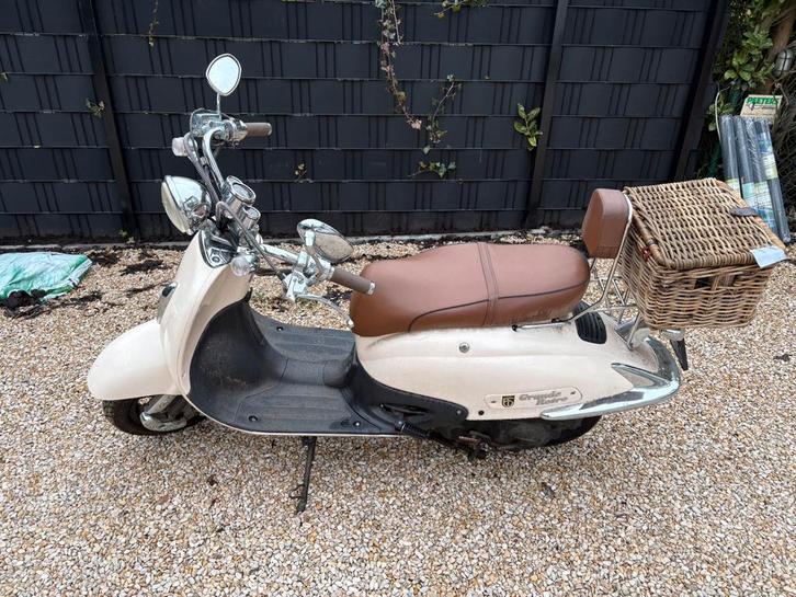 Retro scooters 2x met import papieren, Fietsen en Brommers, Snorfietsen en Snorscooters, Zo goed als nieuw, Ophalen