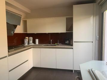 HOOGGLANS DESIGN KEUKEN INCLUSIEF APPARATUUR beschikbaar voor biedingen