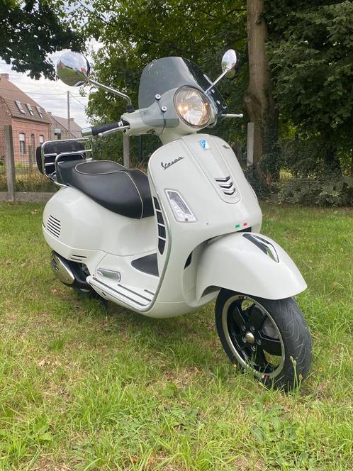 Vespa gts sport 125, Fietsen en Brommers, Scooters | Vespa, Zo goed als nieuw, Ophalen