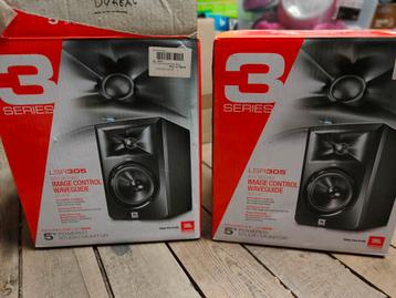 Studio monitors JBL beschikbaar voor biedingen