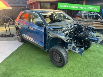 CARROSSERIEDEEL LINKS kale carrosserie beschikbaar voor biedingen
