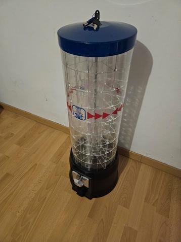 Snoepautomaat met munt 1 euro systeem beschikbaar voor biedingen
