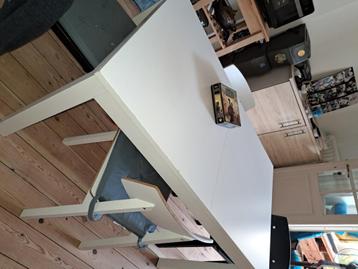 Table ikea Bjursta, 100 à 150 cm, Quatre personnes, Enlèvement, Utilisé