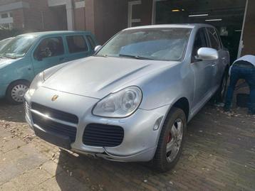 Porsche Cayenne 4.5 Turbo bj2004 rijd goed netjes nieuwe apk beschikbaar voor biedingen