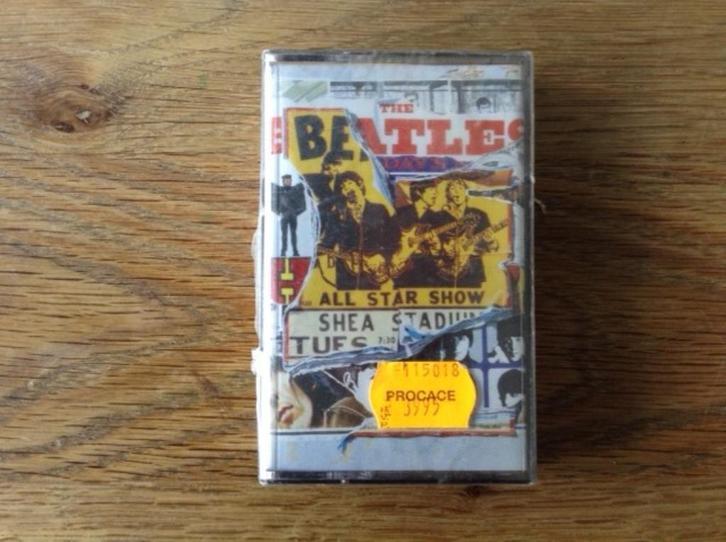 muziekcassette the beatles, Cd's en Dvd's, Cassettebandjes, Nieuw in verpakking, Origineel, Rock en Metal, 2 t/m 25 bandjes, Ophalen of Verzenden
