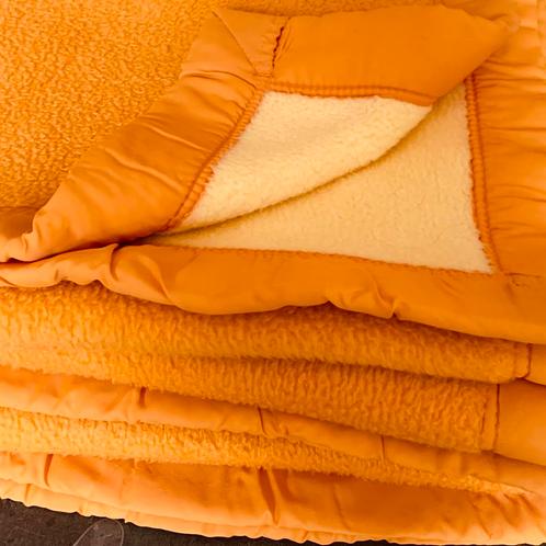 Lot de 2 couvertures orange Good Night, Maison & Meubles, Chambre à coucher | Linge de lit, Utilisé, Couverture ou Couette, Deux personnes