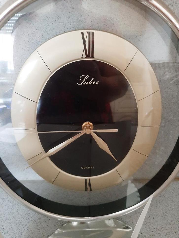 Vintage Sabre wandklok – retro design uit de jaren '70, Huis en Inrichting, Woonaccessoires | Klokken, Gebruikt, Wandklok, Ophalen of Verzenden