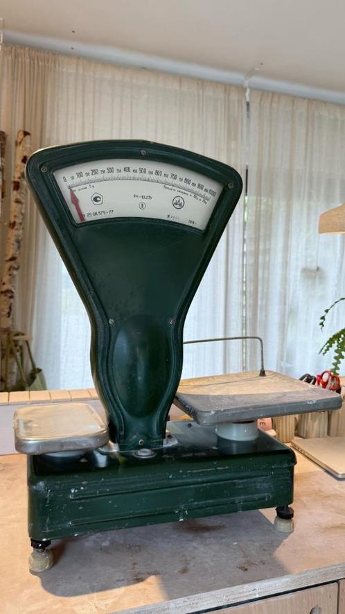 Vintage donkergroene weegschaal, Elektronische apparatuur, Weegschalen, Gebruikt, Analoog, Winkelweegschaal, 1 tot 500 gram, 10 tot 50 kg