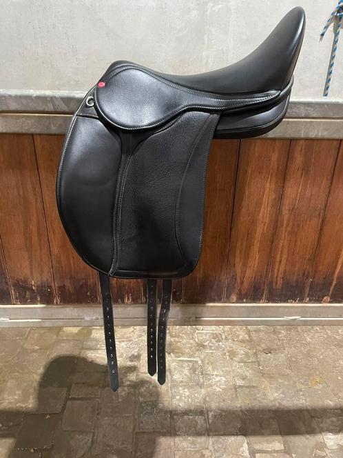 Edix Tudor dressuurzadel, Dieren en Toebehoren, Paarden en Pony's | Zadels, Gebruikt, Dressuur, Ophalen