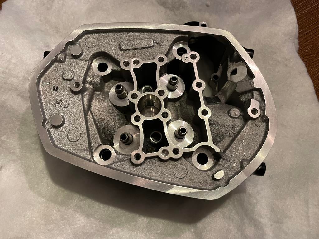 Bmw R1200 GS 2010/2012 Culasse droite Neuve, Motos, Enlèvement ou Envoi