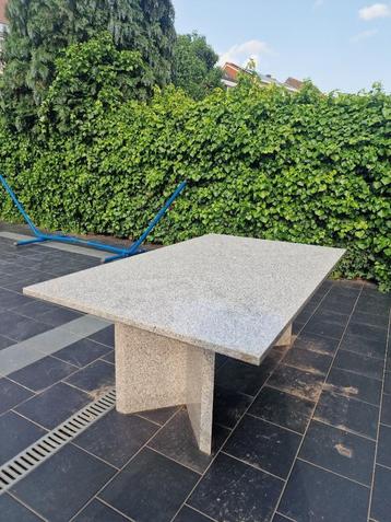 marmeren eettafel (terras) beschikbaar voor biedingen