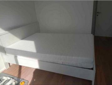 Superbe lit en bois blanc 140cmx200cm LeenBakker complet new, Enlèvement, Comme neuf