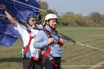 parachute ascensionnel pour le treuil ou remorquer 