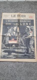 oude krant Le Soir DE EERSTE MAANLANDING & Eddy Merckx wint, Verzamelen, Tijdschriften, Kranten en Knipsels, Krant, 1960 tot 1980