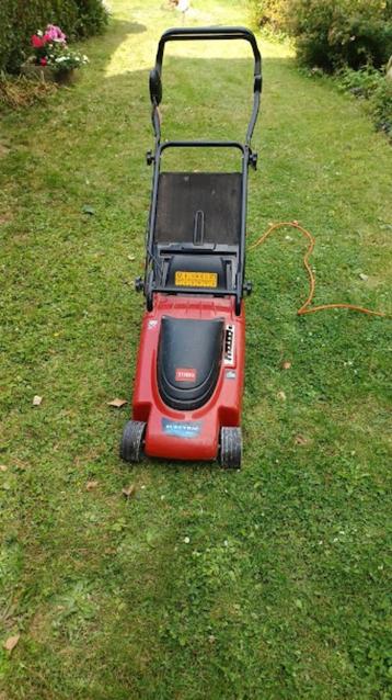 elektrische grasmachine beschikbaar voor biedingen