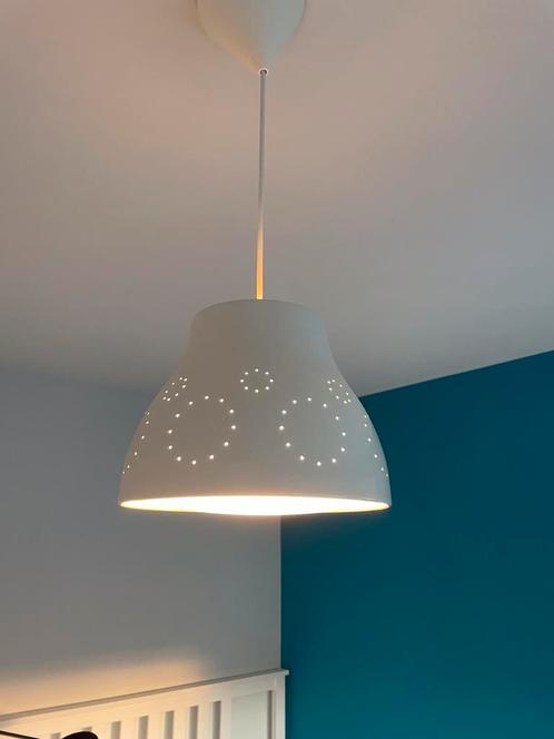 2x snoig IKEA hanglamp kinderkamer, Maison & Meubles, Lampes | Suspensions, Comme neuf, Enlèvement