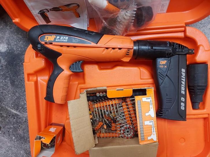 Spit SPITFIRE P370 - incl. magazijn C60 Kruitschiethamer 50-, Doe-het-zelf en Bouw, Gereedschap | Handgereedschap, Zo goed als nieuw