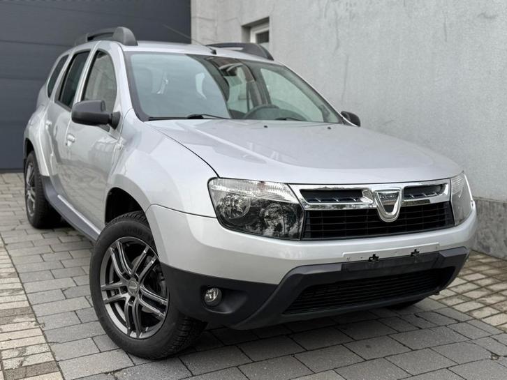 DACIA DUSTER 1.5 DIESEL 4WD 4X4 SUV 2013 MET TREKHAAK, Auto's, Dacia, Bedrijf, Te koop, Duster, 4x4, Airconditioning, Bluetooth