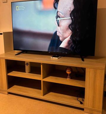 Te koop: Houten tv-meubel beschikbaar voor biedingen